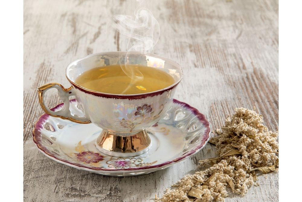Weißer Blütenkräutertee