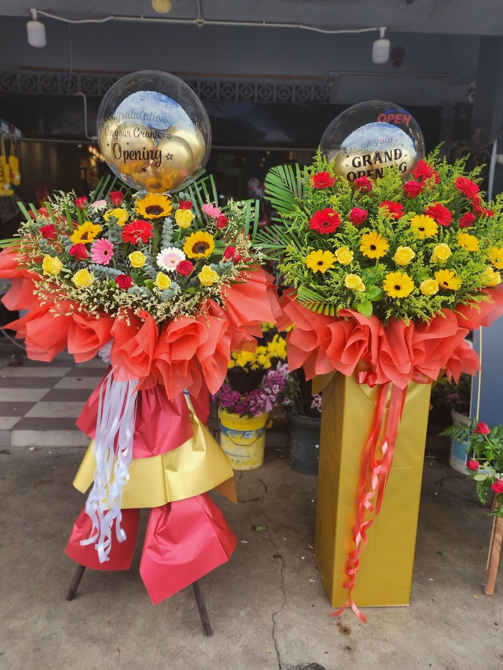 Large Box Arrangement with Mix Flowers & Customized Balloon
