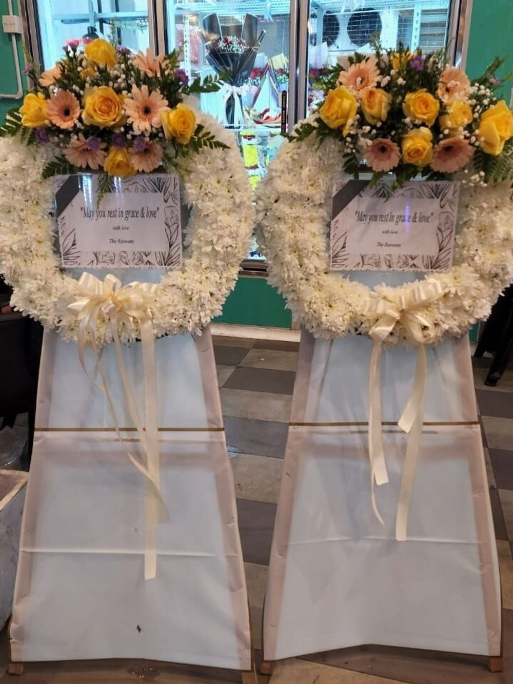 Large Wreath with Wood Stand