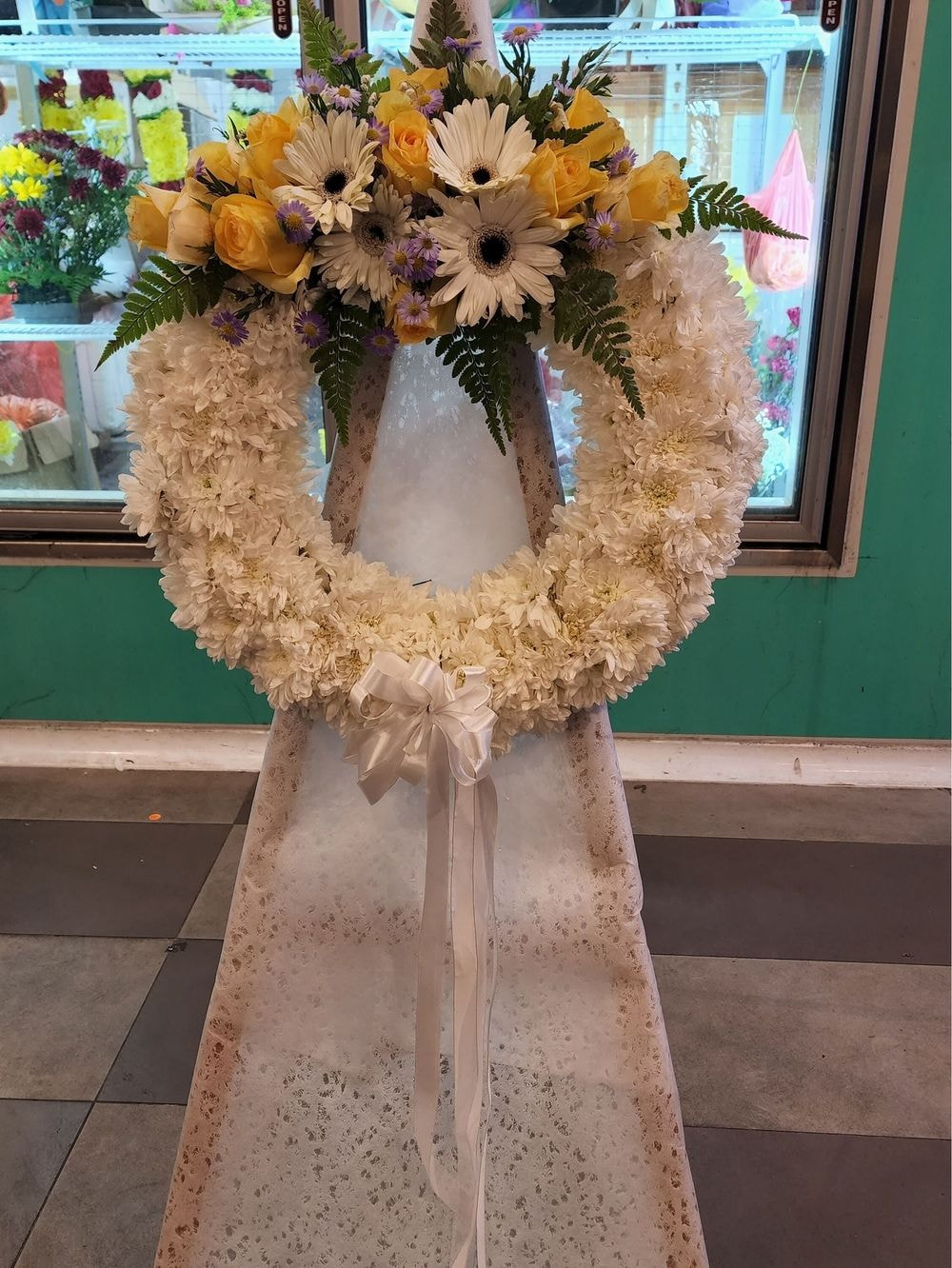 Small Wreath with Wood Stand