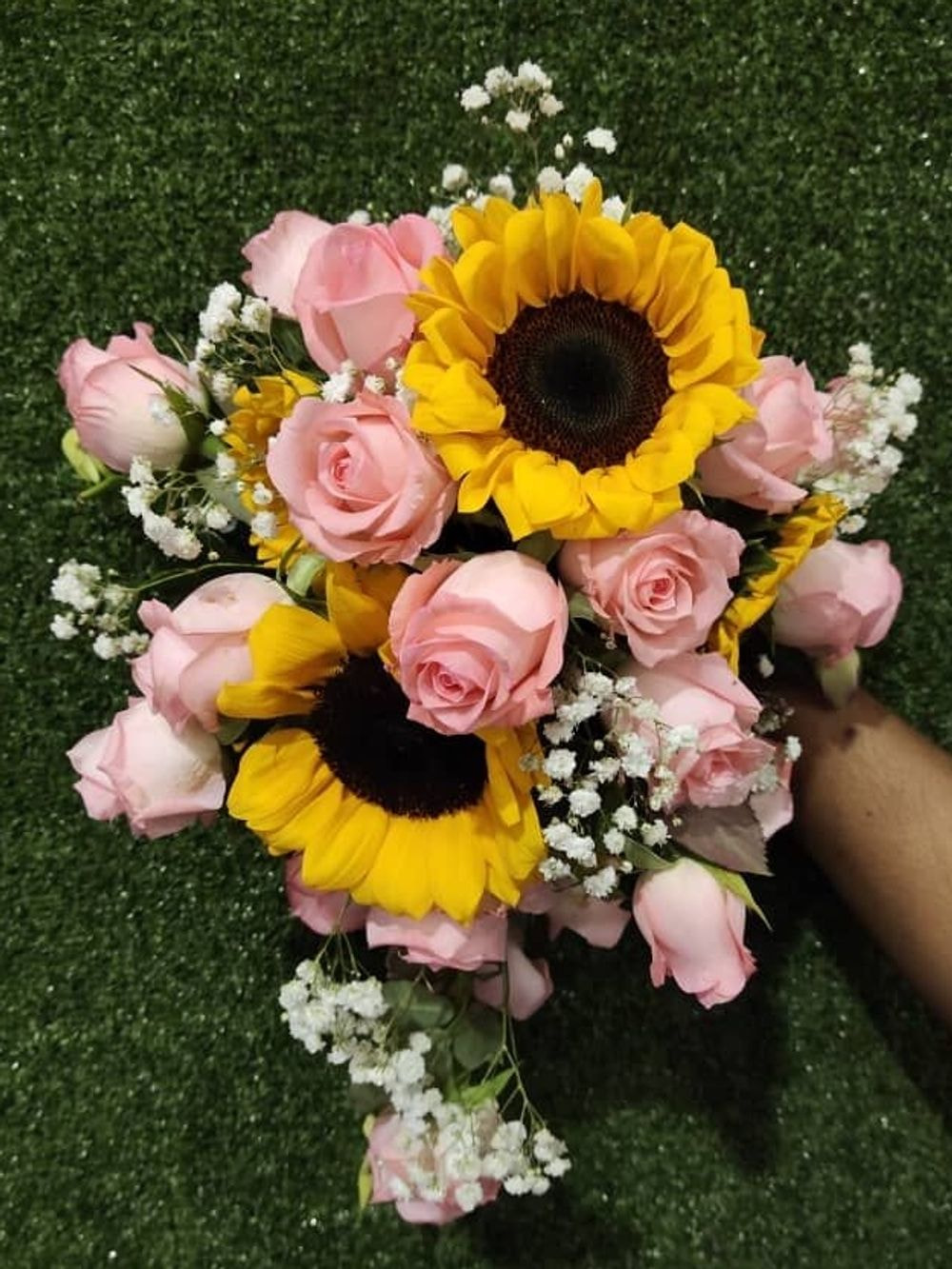 Large Size: Sunflower Teardrop with Baby Breath