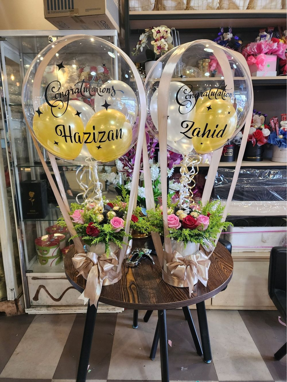 Large size : 5pcs Ferrero Roucher + 10 stalk Flower +Balloon Box Arrangement 