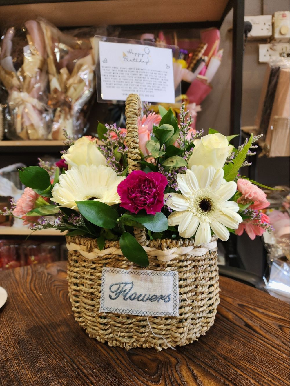Large size : Mixed FLowers Woven Basket Arrangement
