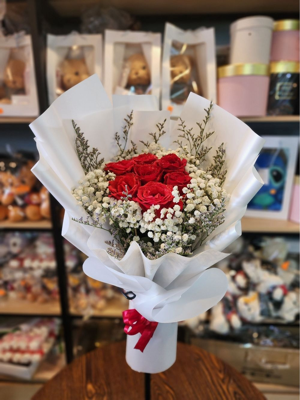 7 Rose Bouquet with Baby's Breathe and Caspia