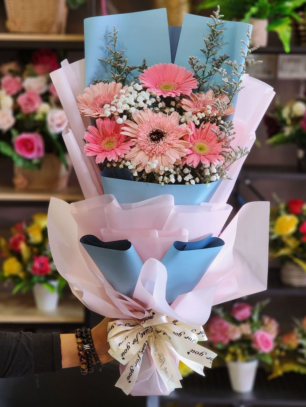  Medium size: 6 daisies flower colours can be customized + Baby Breathe