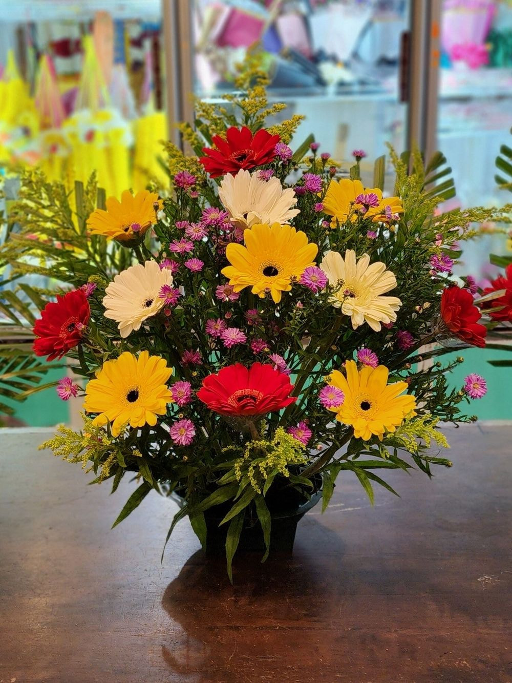 12 daisies arrangement