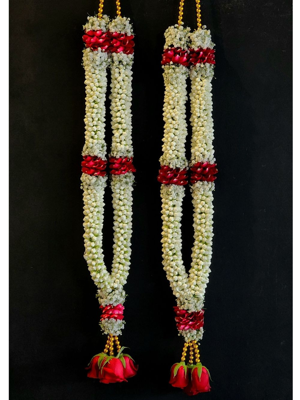 One Pair Crepe Jasmine Garland with Baby Breathe & Rose Petal