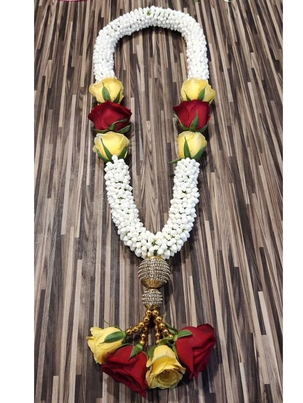 Crepe Jasmine Garland with Rose