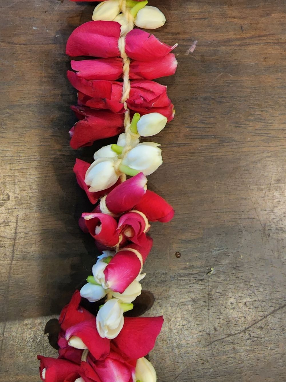 Close Tie Jasmine with Rose Petals