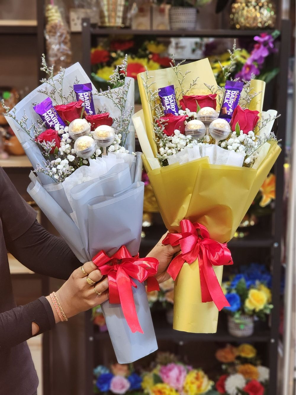 Roses & Ferrero Medium size: 3rose flower arrangements with 3pcs Ferrero Rocher in case 2 Cadbury