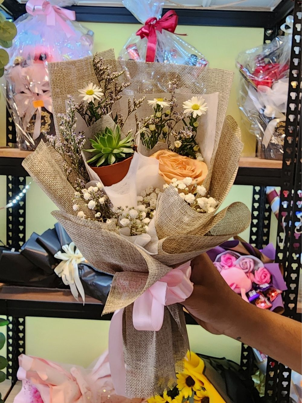 1 Rose Flower + 1 Types Succulent Plant Bouquet with Eucalyptus