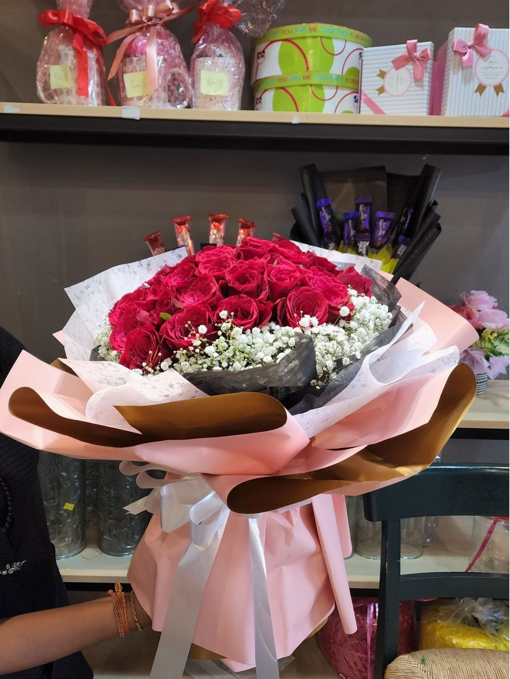 Large size : 30 Rose Bouquet with Baby Breathe & LED Light
