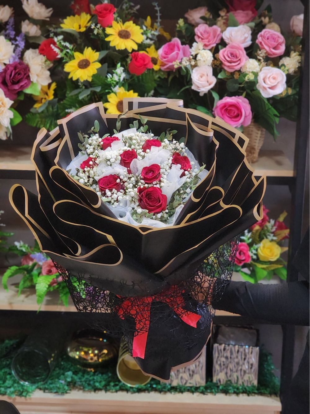 Large size : 8 Rose Bouquet + Baby Breathe Fillers + Eucalyptus Parvifolia