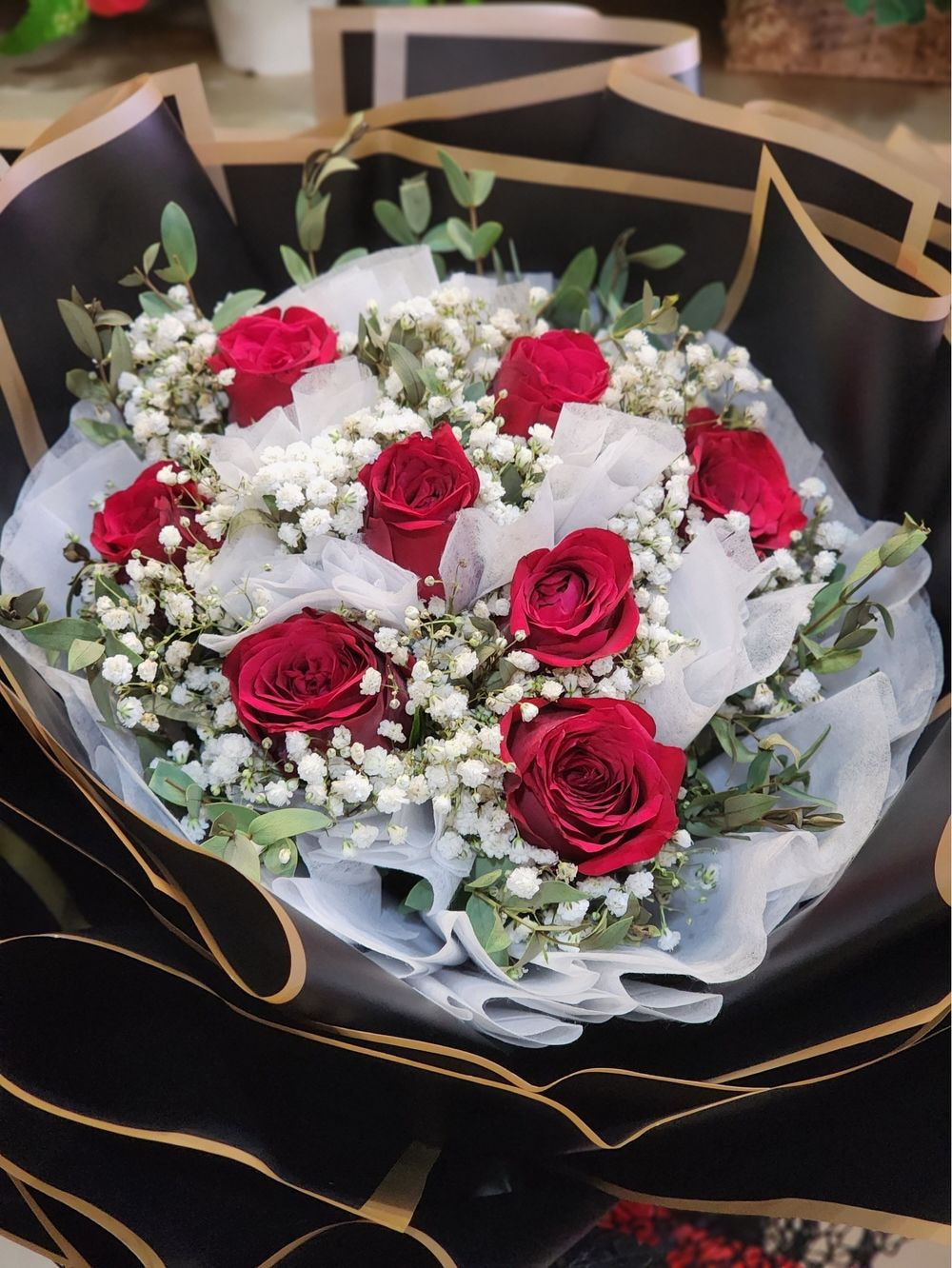 Large size : 8 Rose Bouquet + Baby Breathe Fillers + Eucalyptus Parvifolia