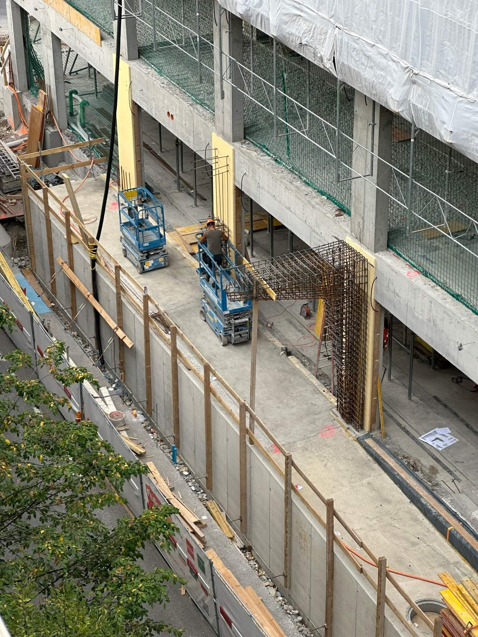 Baustelle, August 2026