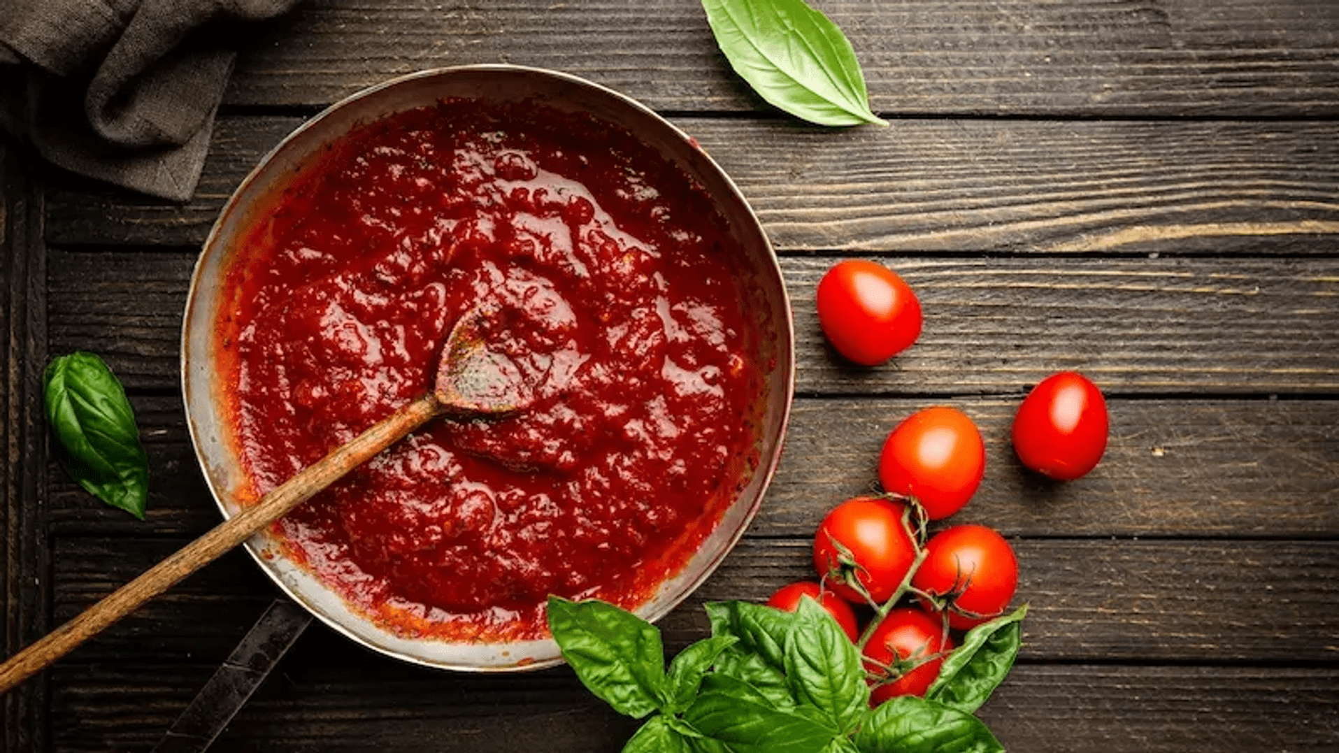 Sonnenreife italienische Tomaten für Marinara Sauce