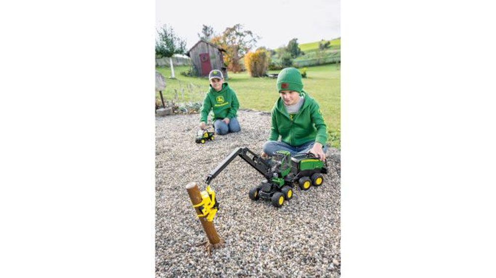 OTROŠKA TOPLA KAPA JOHN DEERE ZELENA [MC53090002GR]