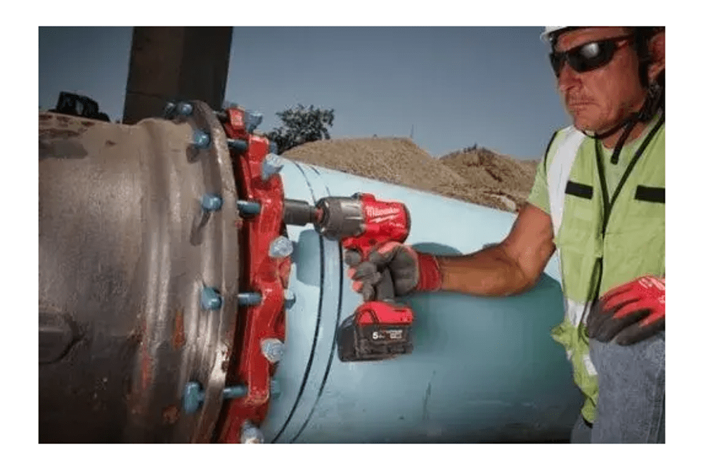 KOMPAKTNI UDARNI VIJAČNIK Z VISOKIM NAVOROM M8 FHIW2F12-0X MILWAUKEE