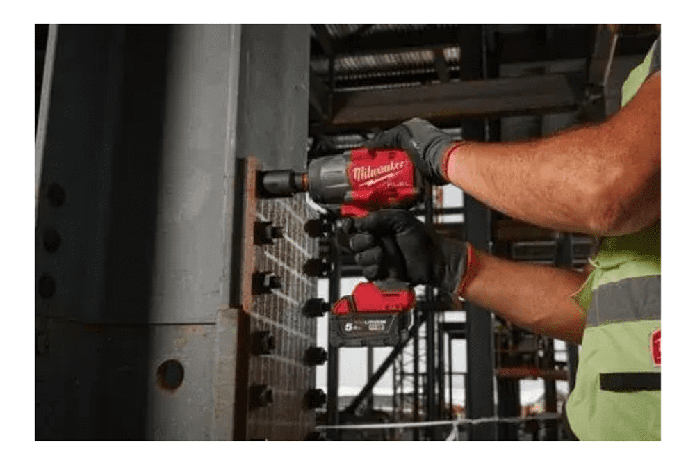 KOMPAKTNI UDARNI VIJAČNIK Z VISOKIM NAVOROM M8 FHIW2F12-0X MILWAUKEE