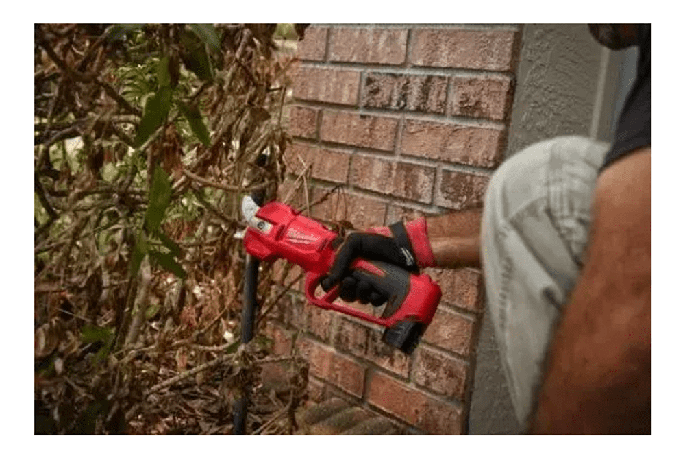 AKUMULATORSKE ŠKARJE ZA OBREZOVNJE DREVES GRMIČEVJA IN TRTE M12 BLPRS-0 MILWAUKEE