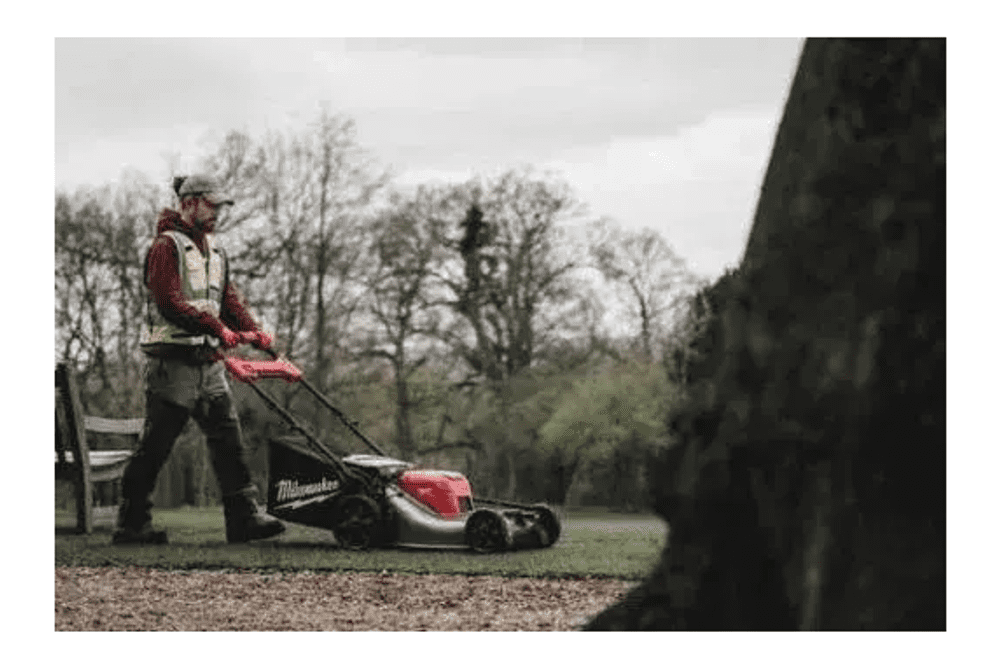 DVOJNA AKUMULATORSKA SAMOHODNA ROTACIJSKA KOSILNICA M18 F2LM53-122  MILWAUKEE