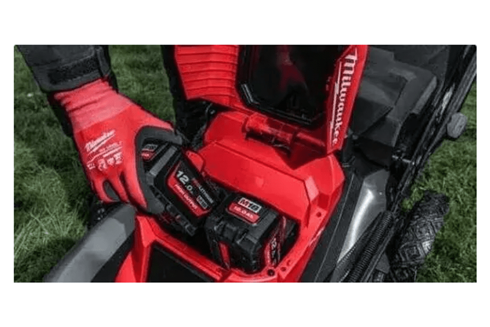 DVOJNA AKUMULATORSKA SAMOHODNA ROTACIJSKA KOSILNICA M18 F2LM53-122  MILWAUKEE