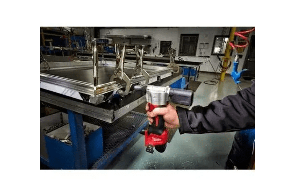 AKUMULATORSKO ORODJE ZA KOVIČENJE M12 BPRT-0 MILWAUKEE