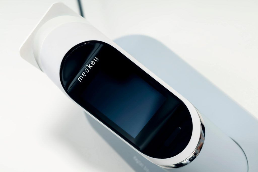 Fulltouch zaslon