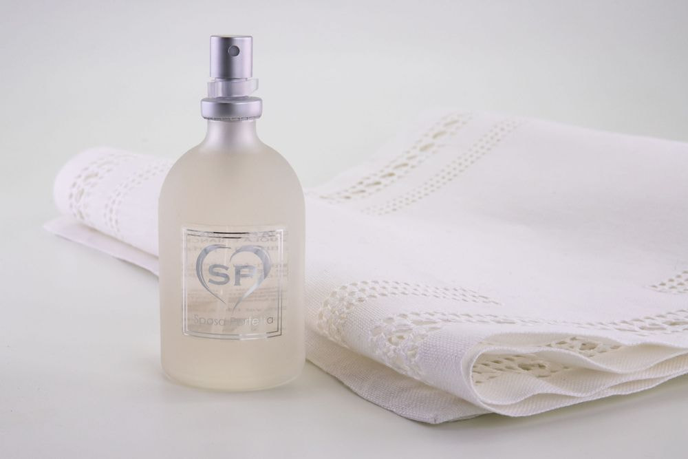 Scented water spray for fabrics 100 ml