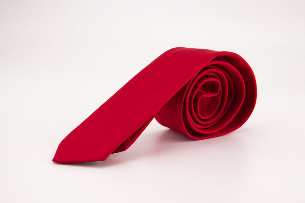 Cravatta rossa di raso