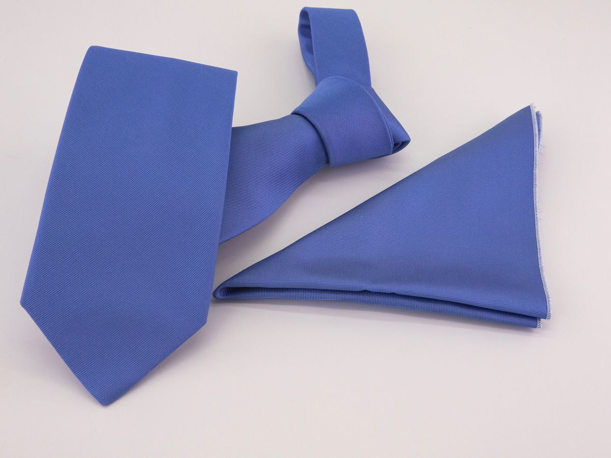 Cravatta Blu chiaro e fazzoletto da taschino