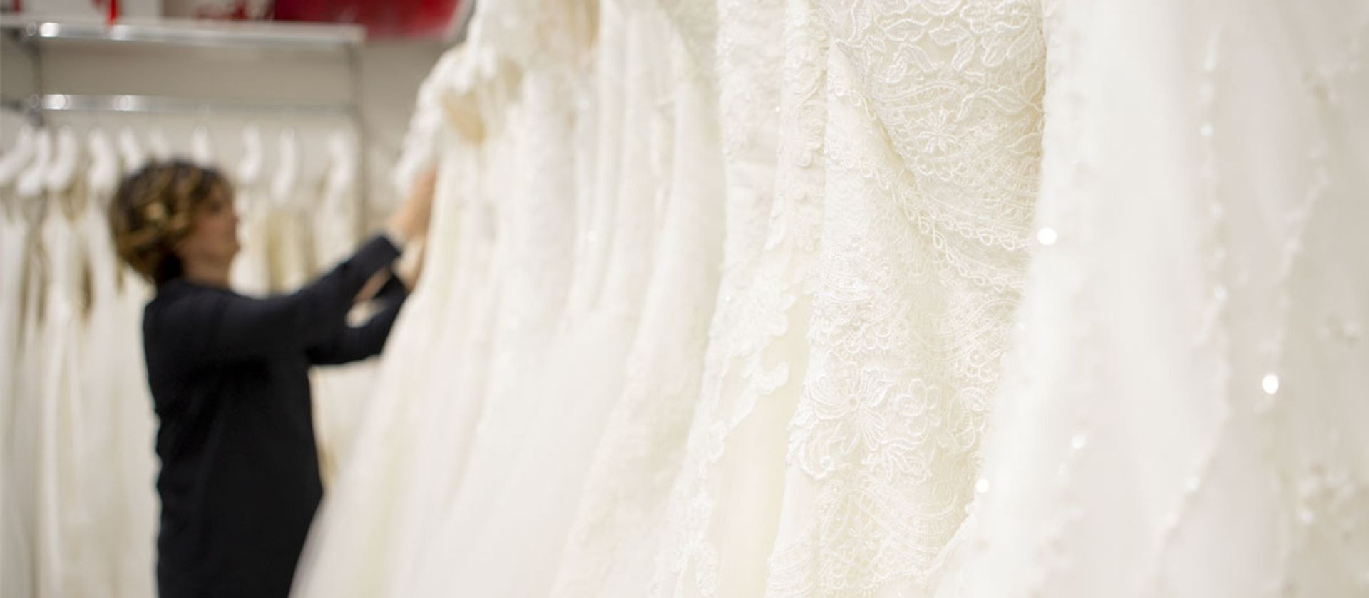 Gli abiti di Sposa Perfetta sono pezzi unici, crediamo nel made in Italy, nell’utilizzo di stoffe e tessuti raffinati di alta qualità.