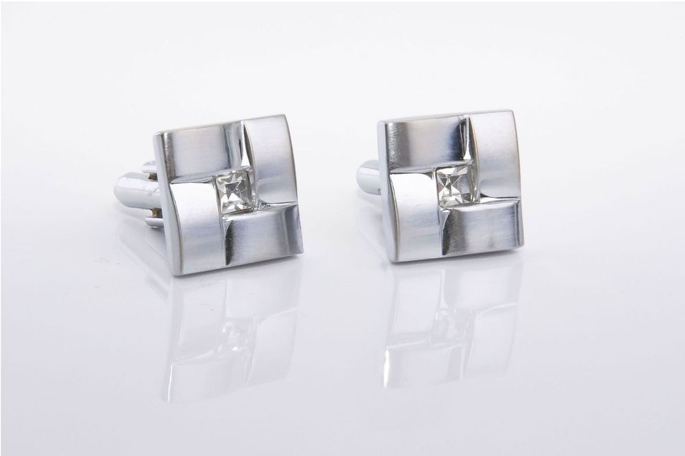 Square steel cufflinks with small brilliant