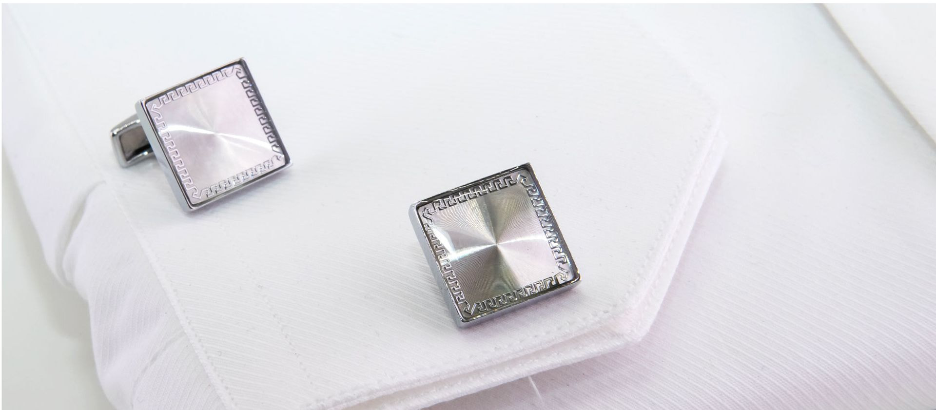 Finished square silver cufflinks