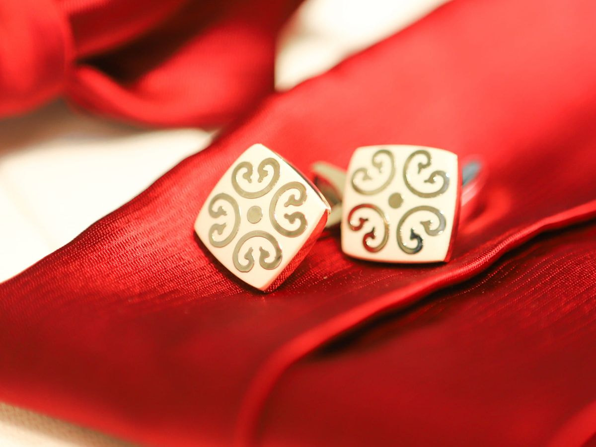 White square cufflinks with decoration