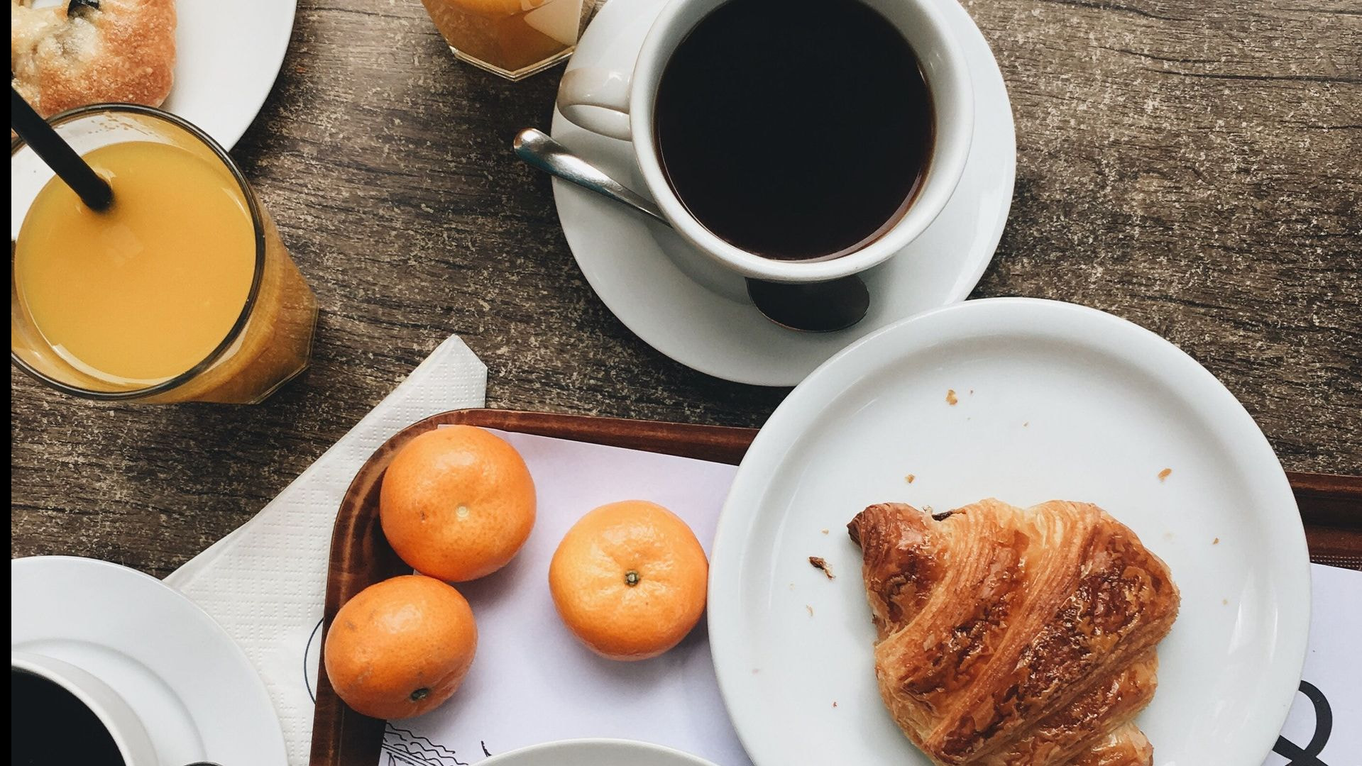 Prenota un tavolo per la colazione Prenota un tavolo per la colazione