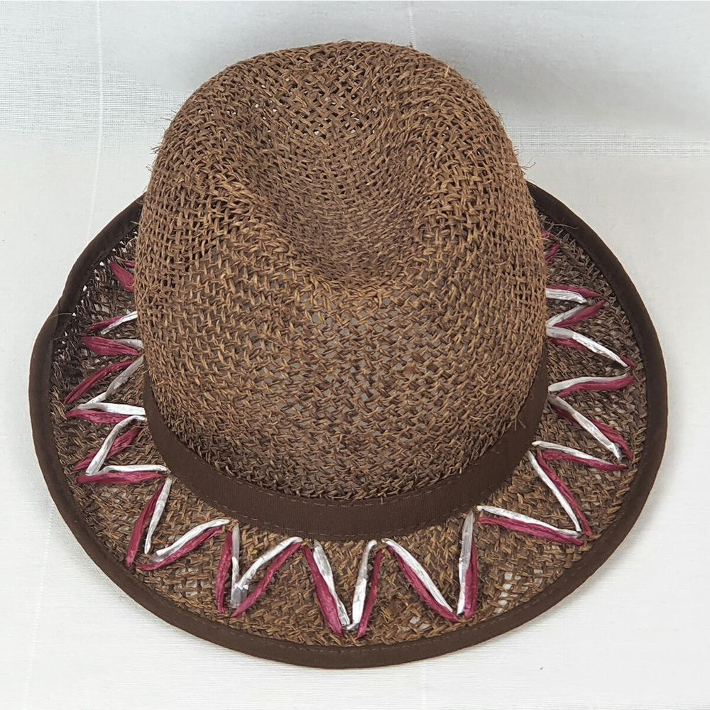 Cappello tesa stretta in fibra di carta, paglia e rafia